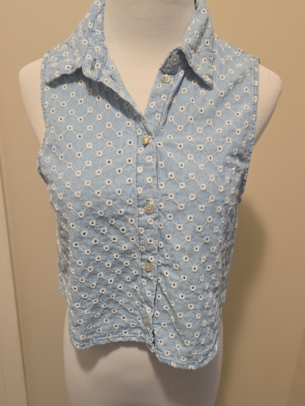 Zara Light Blue Patterned Sleeveless Button-Up Top